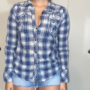 5 for $15 🥳 Passion to Roar plaid button down